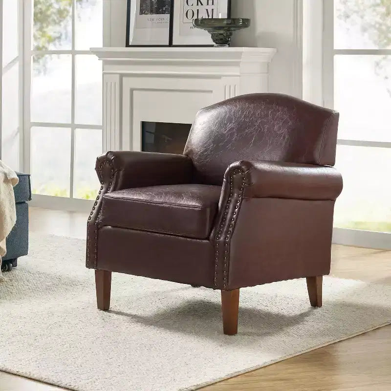 Fauteuil en cuir végane transitoire avec clous décoratifs