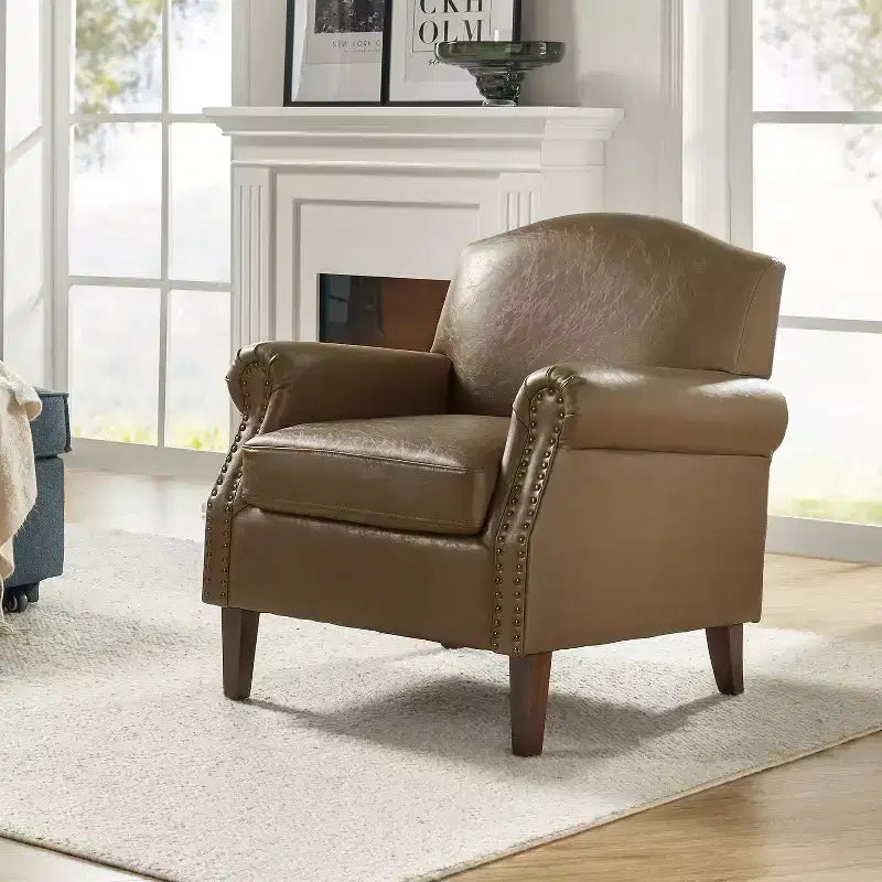 Fauteuil en cuir végane transitoire avec clous décoratifs