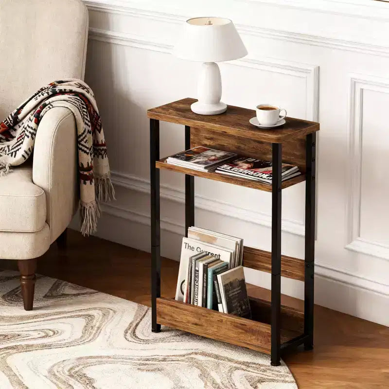 Table de chevet étroite avec étagères de rangement et porte-revues